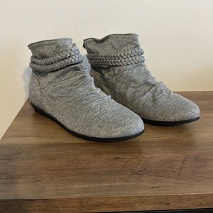 SO Soft Material Ankle Boot Size 10